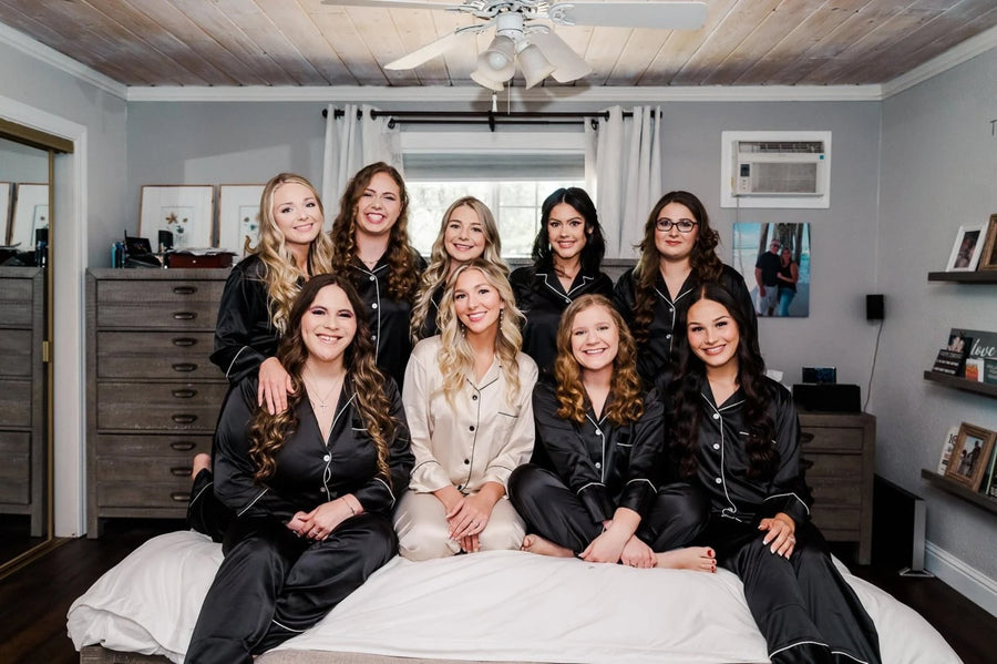 Long-sleeve satin pajama set (Black)